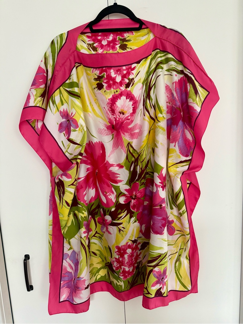 Bright and Beautiful Floral Caftan: Guarisco
